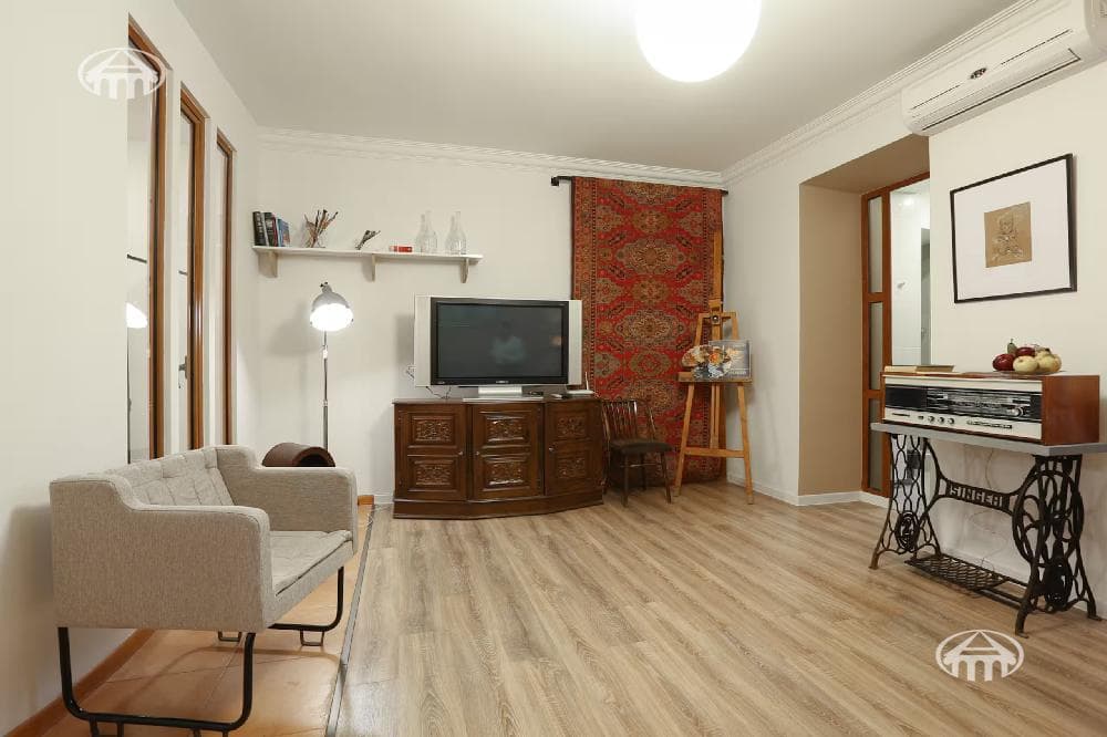 Apartment · 1 rooms · 43 m² · Kentron
