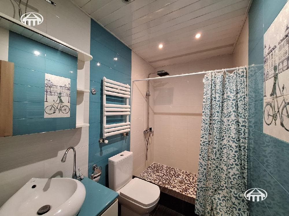 Квартира · 3 комн. · 135 м² · Кентрон