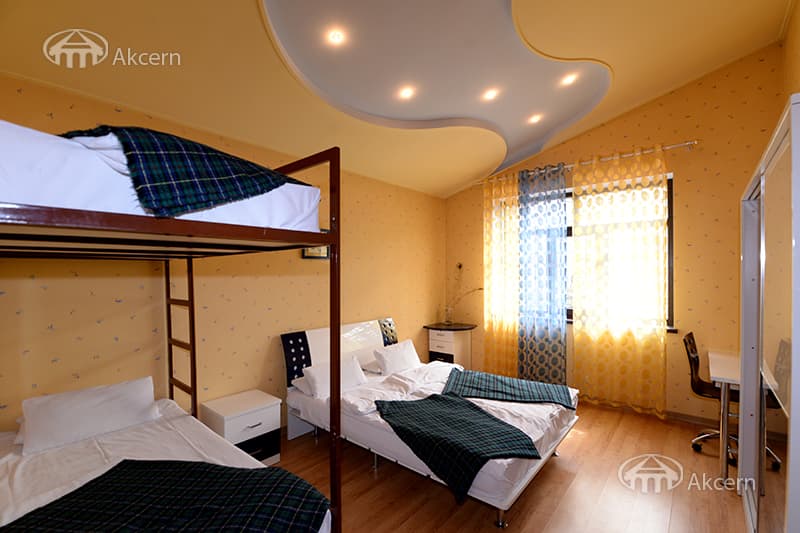 Дом · 5 комн. · 540 м² · Кентрон