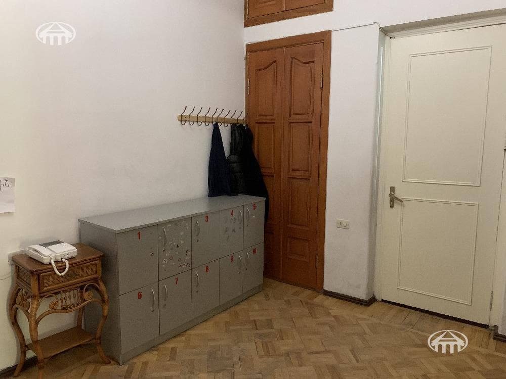 Office · 71 m² · Kentron