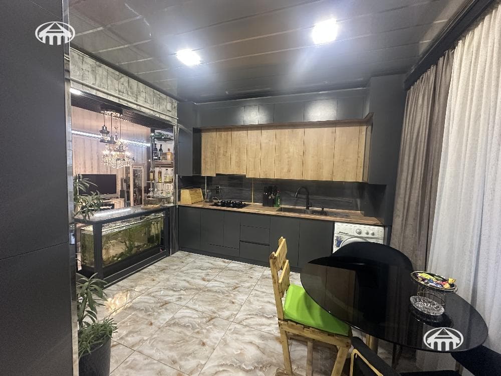Apartment · 4 rooms · 101 m² · Kanaker-Zeytun