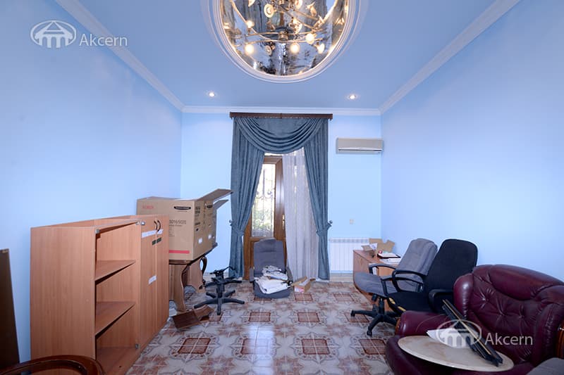 Apartment · 4 rooms · 150 m² · Kentron