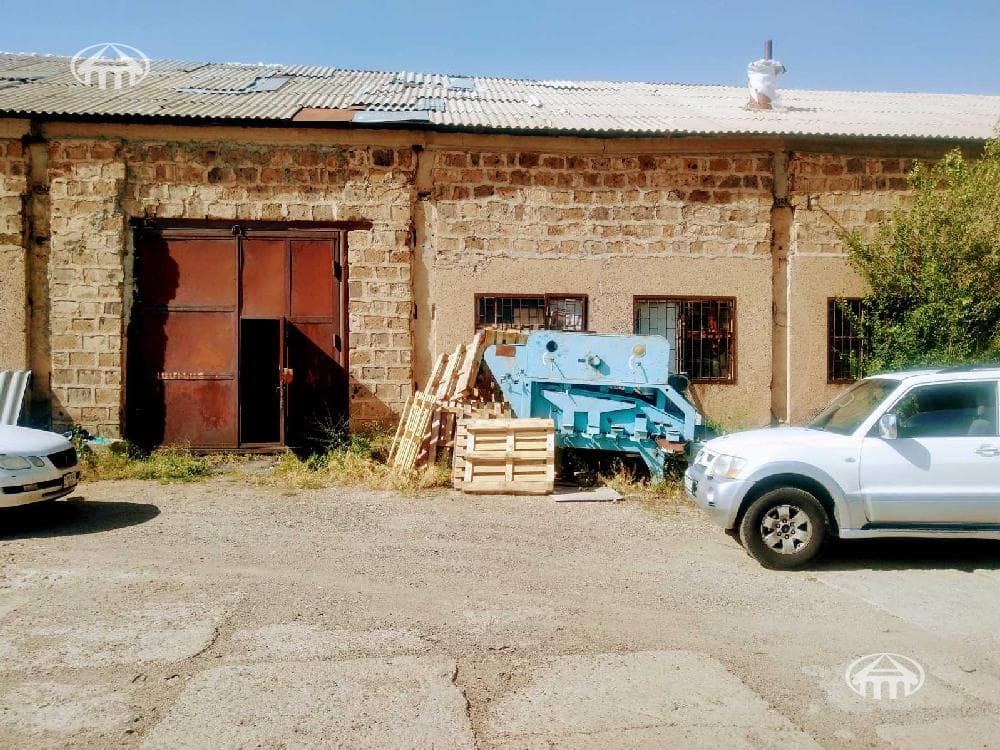 Այլ · 560 մ² · Մայակովսկի