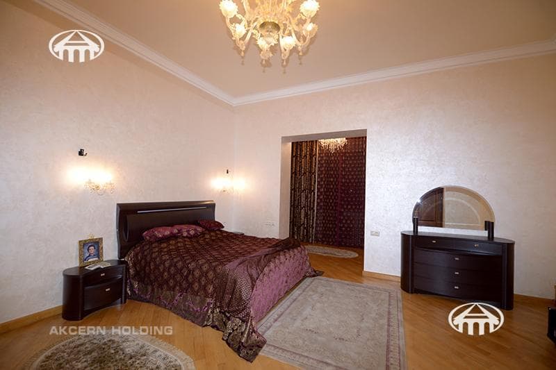 Apartment · 4 rooms · 288 m² · Kentron