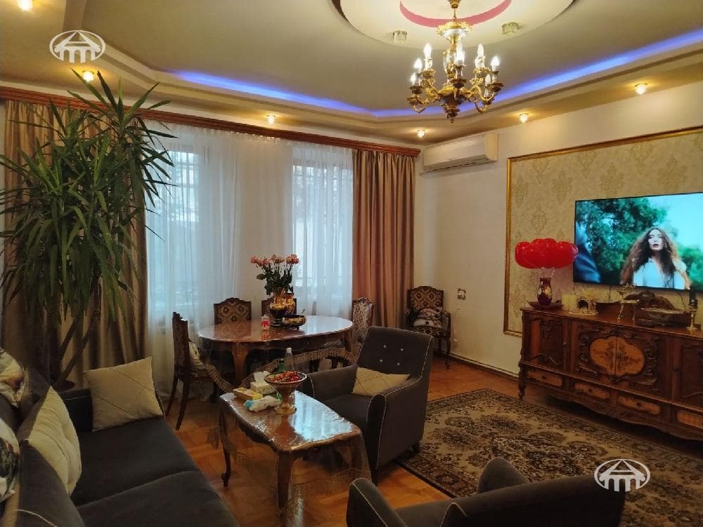 Особняк · 9 комн. · 272 м² · Эребуни