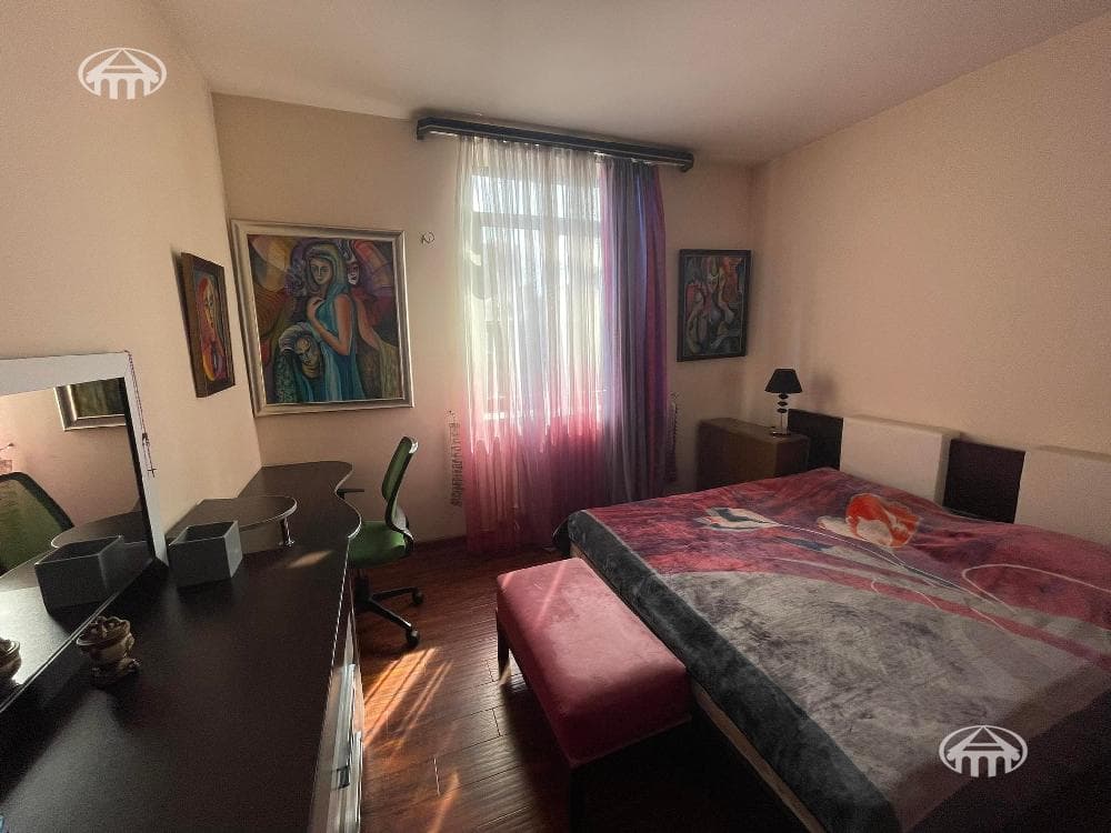 Բնակարան · 3 սեն. · 92 մ² · Կենտրոն