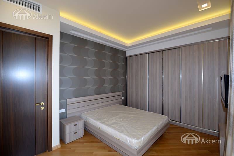 House · 5 rooms · 500 m² · Ajapnyak