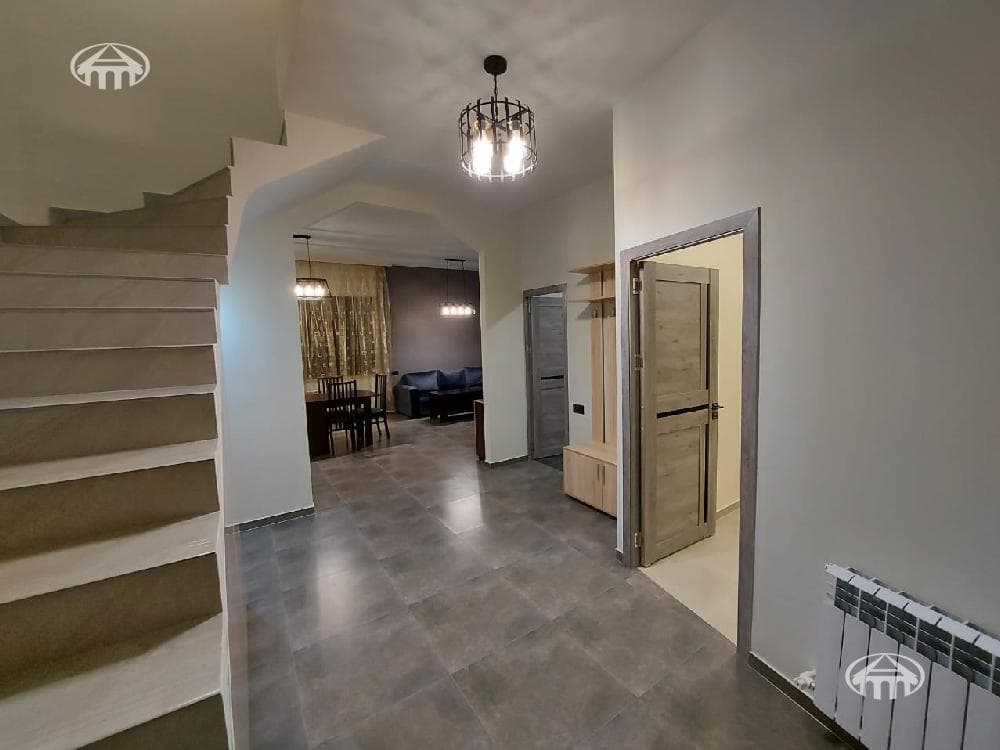 Mansion · 4 rooms · 124 m² · Zovuni
