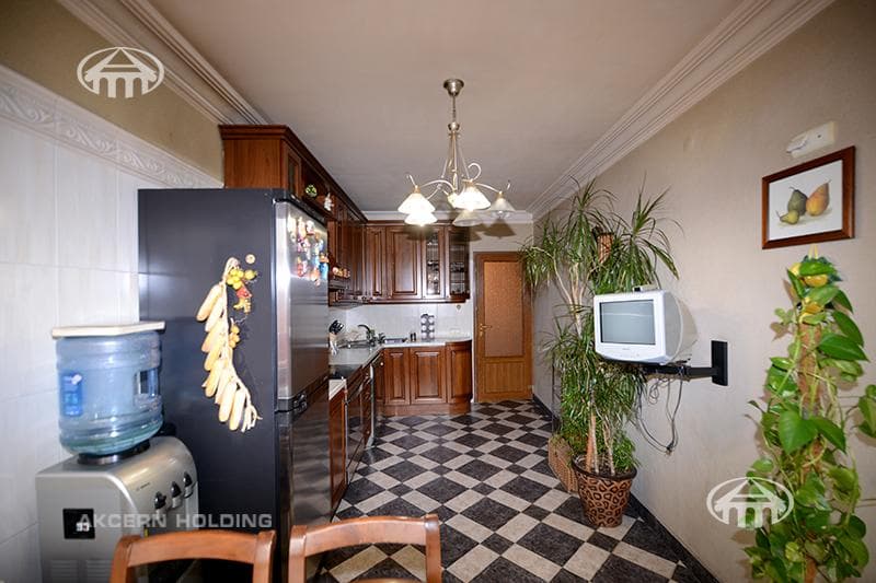 Apartment · 6 rooms · 134 m² · Kentron