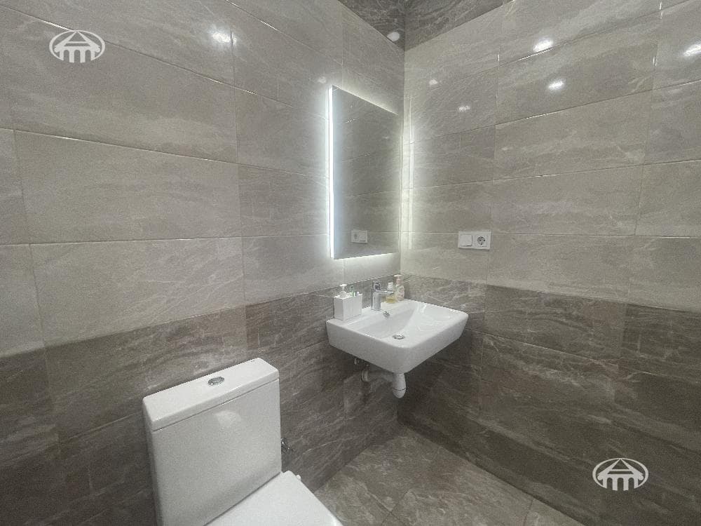Квартира · 3 комн. · 182 м² · Арабкир