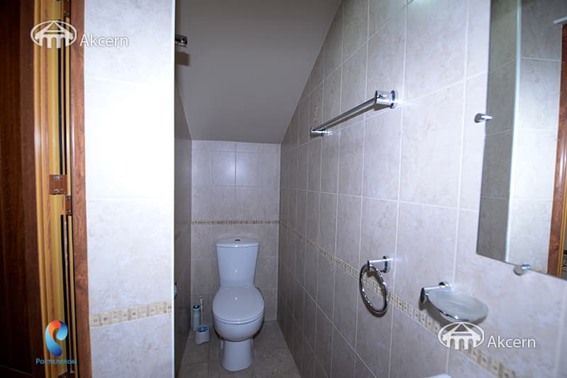 House · 6 rooms · 280 m² · Arabkir
