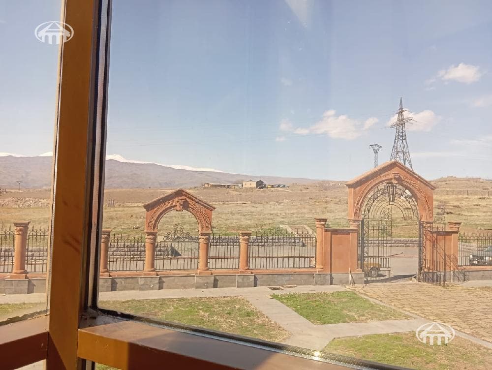 Հյուրանոց · 9 սեն. · 1830 մ² · Աշտարակ