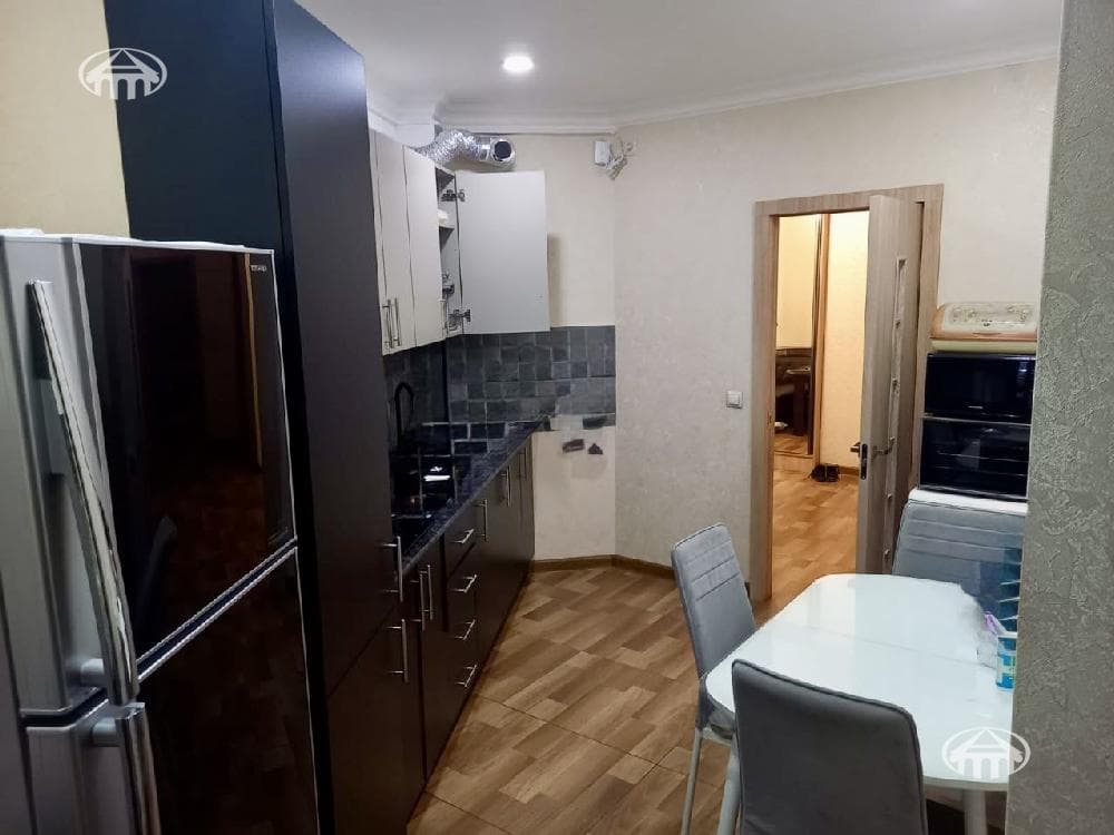Apartment · 3 rooms · 87 m² · Abovyan