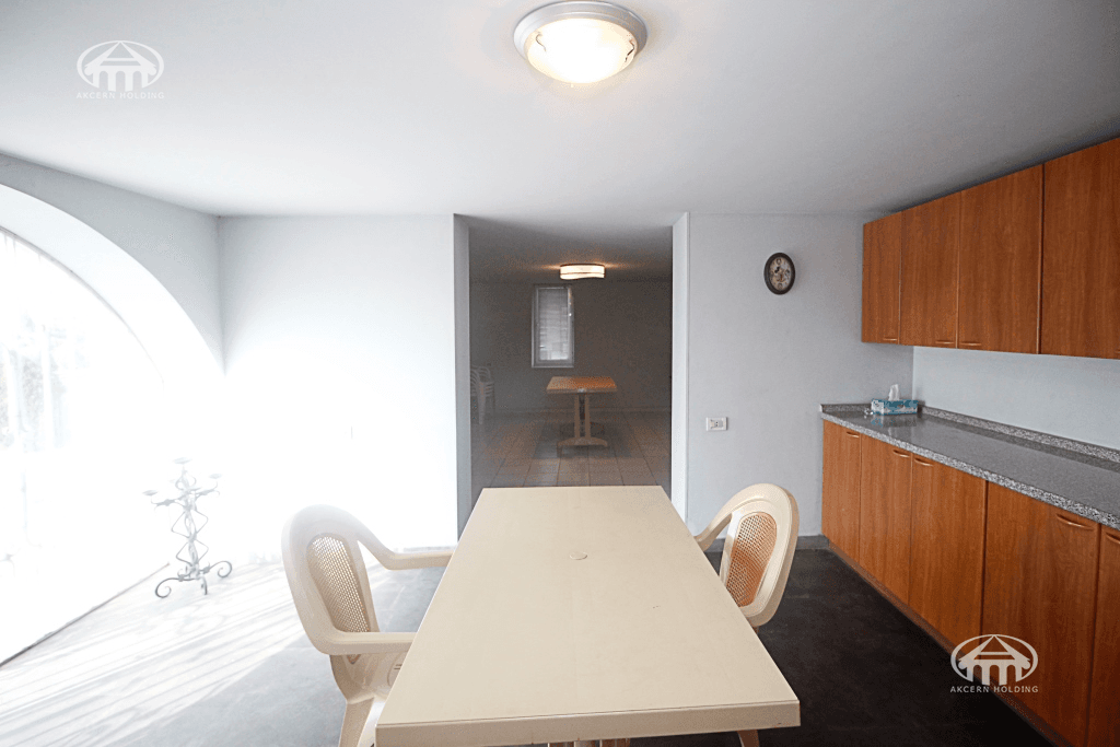Дом · 8 комн. · 675 м² · Арабкир