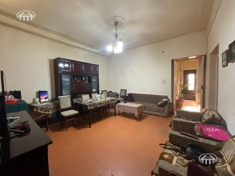 House · 375 m² · Erebuni