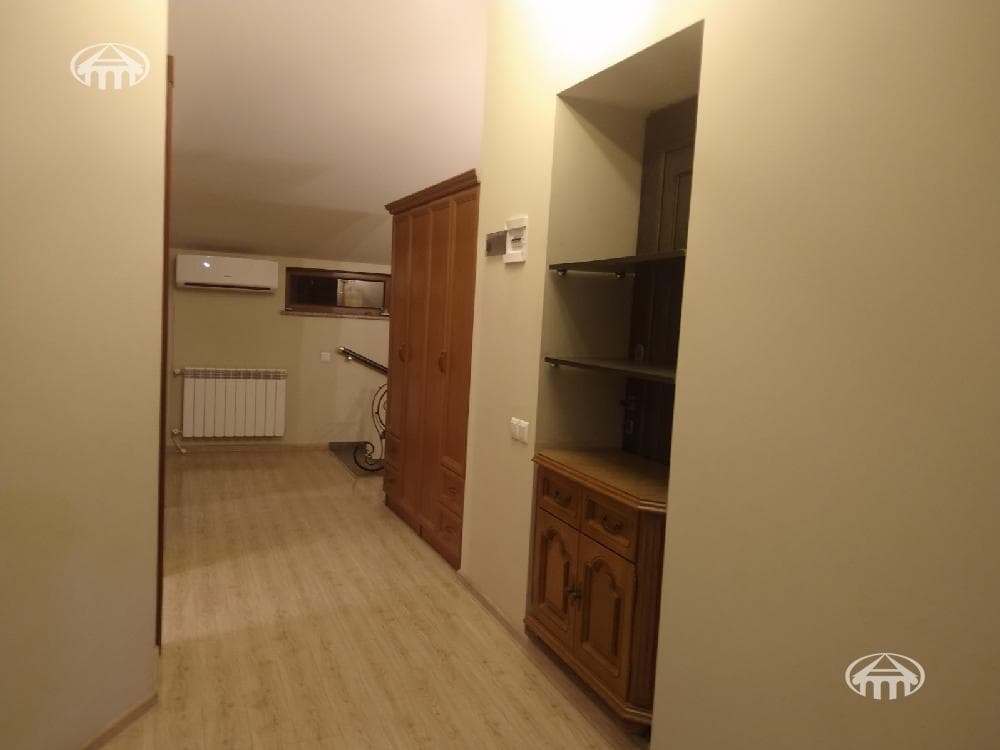 Apartment · 4 rooms · 184 m² · Kentron