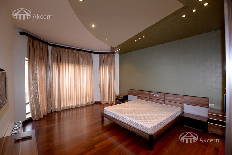 Mansion · 5 rooms · 394 m² · Vahagni