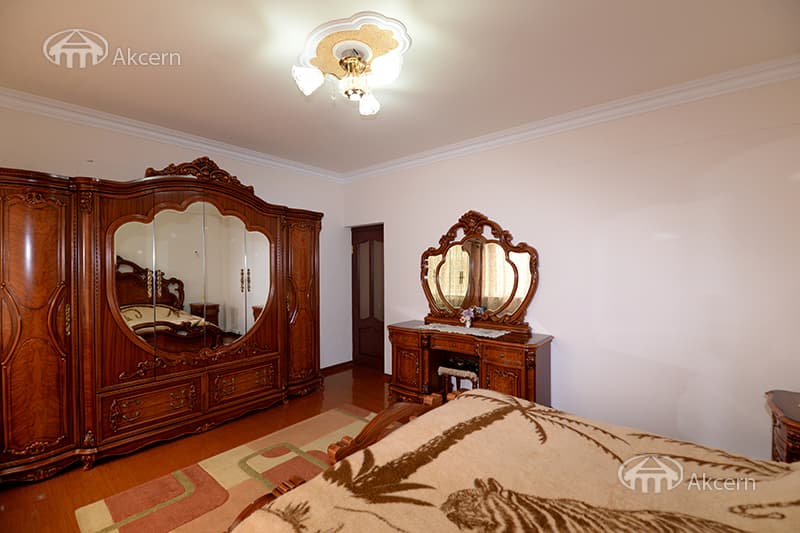 Квартира · 5 комн. · 251 м² · Арабкир
