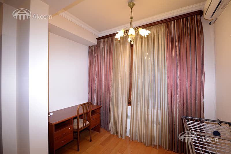 Квартира · 4 комн. · 186 м² · Кентрон