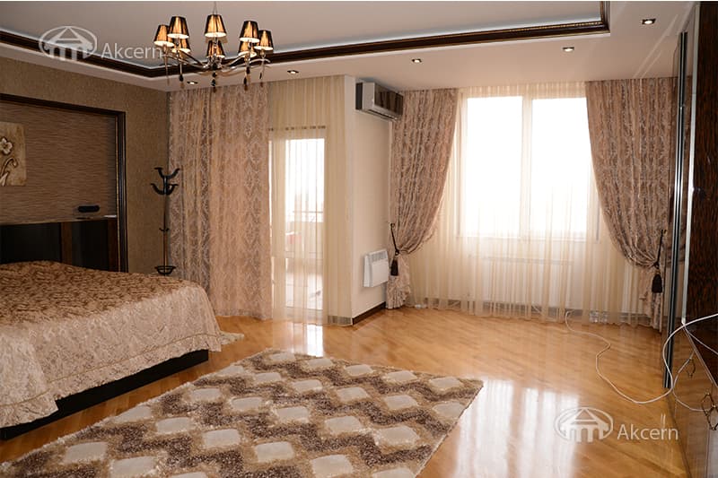 Квартира · 4 комн. · 276 м² · Арабкир