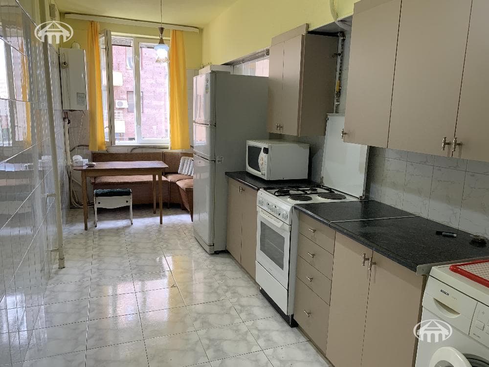 Apartment · 3 rooms · 84 m² · Kentron