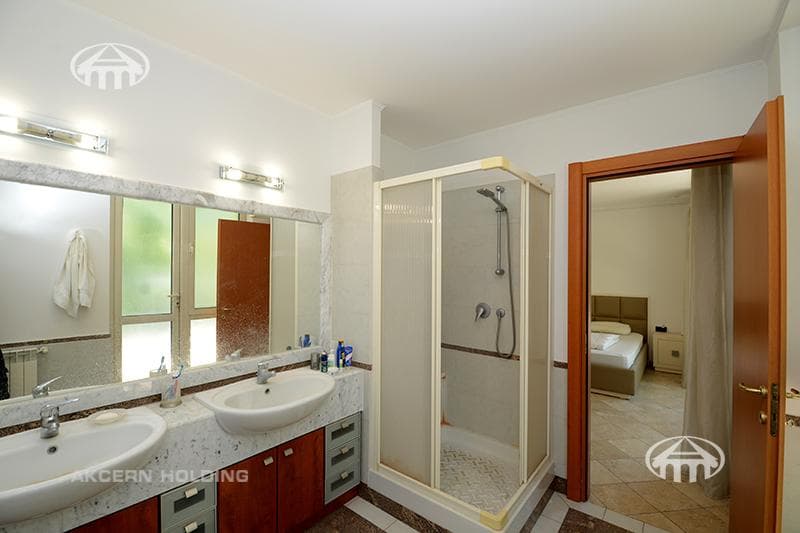 Apartment · 4 rooms · 254 m² · Kentron