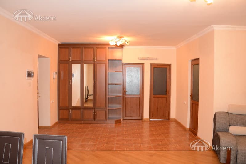 Բնակարան · 3 սեն. · 76 մ² · Կենտրոն