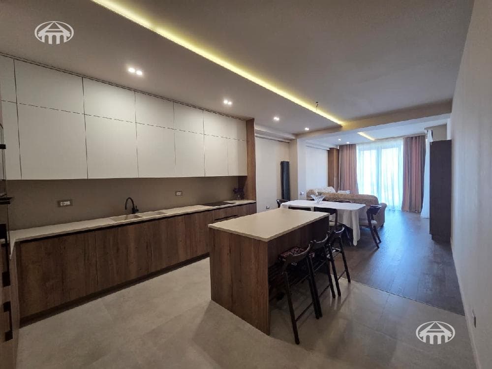 Квартира · 4 комн. · 131 м² · Арабкир