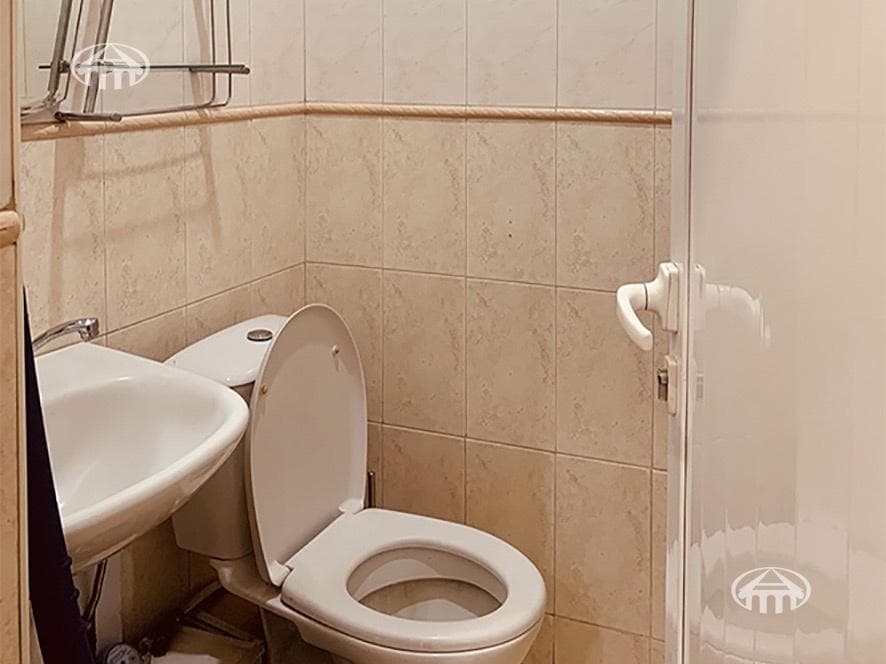 Квартира · 4 комн. · 101 м² · Кентрон