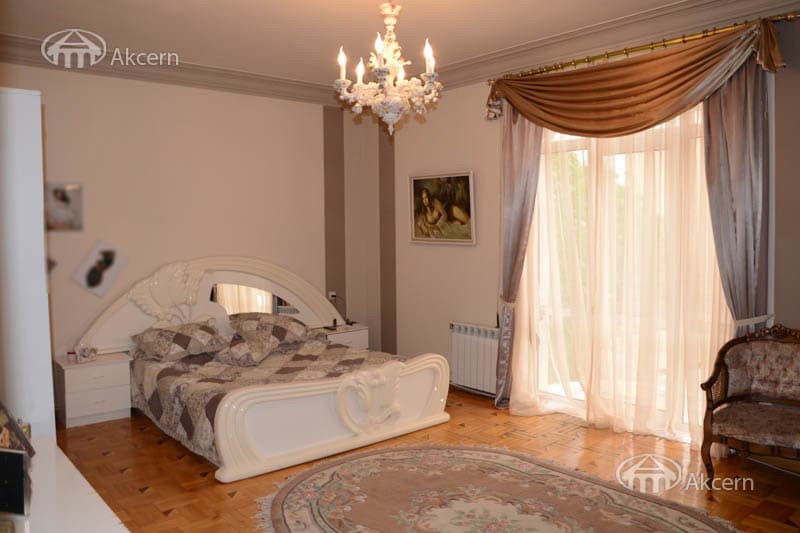 Особняк · 7 комн. · 506 м² · Кентрон