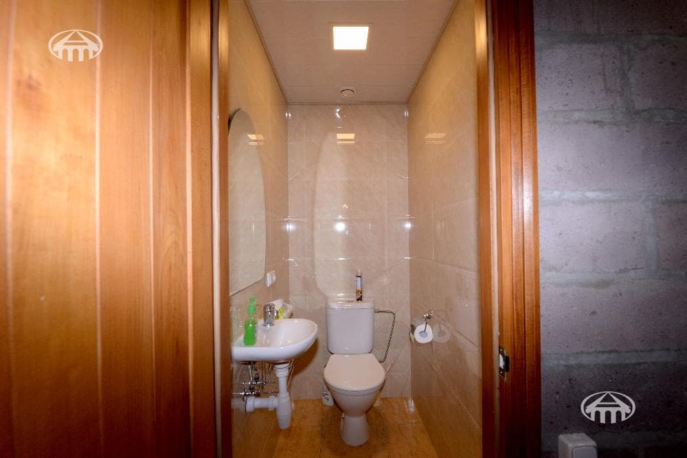Отель · 521 м² · Прошян