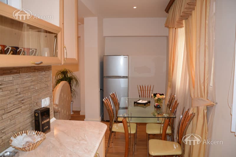 Apartment · 2 rooms · 70 m² · Kentron — photo 2 / 16