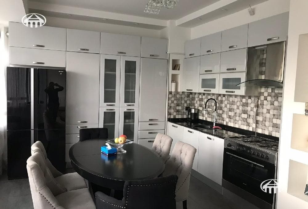 Բնակարան · 3 սեն. · 123,5 մ² · Կենտրոն
