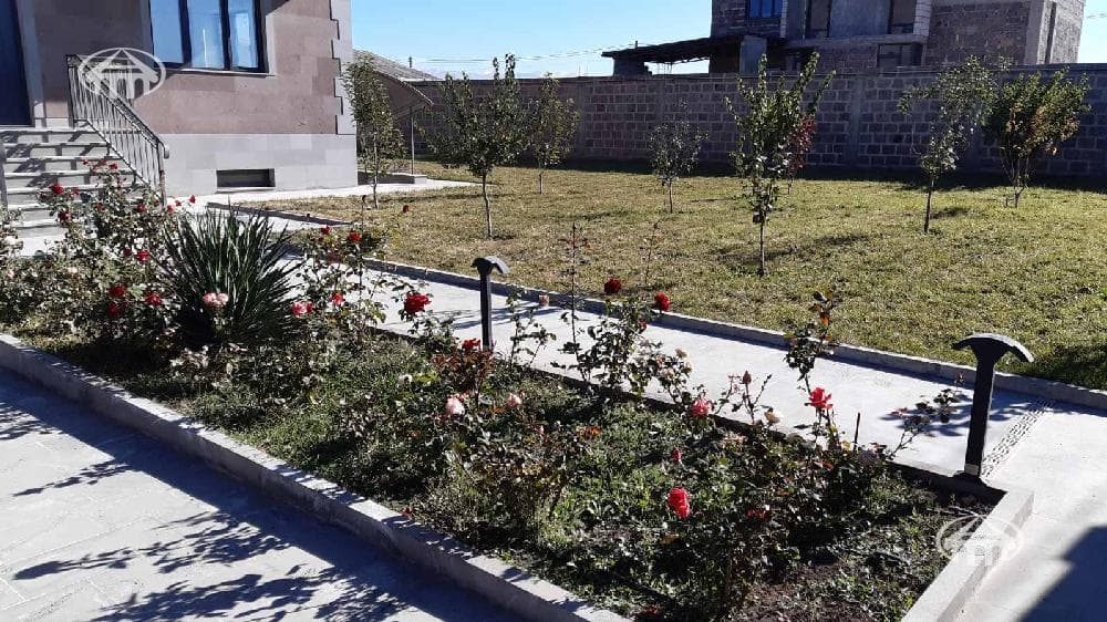 Առանձնատուն · 5 սեն. · 276,5 մ² · Քասախ