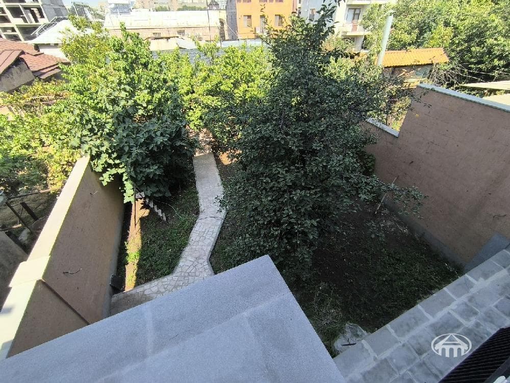 Особняк · 6 комн. · 325 м² · Арабкир
