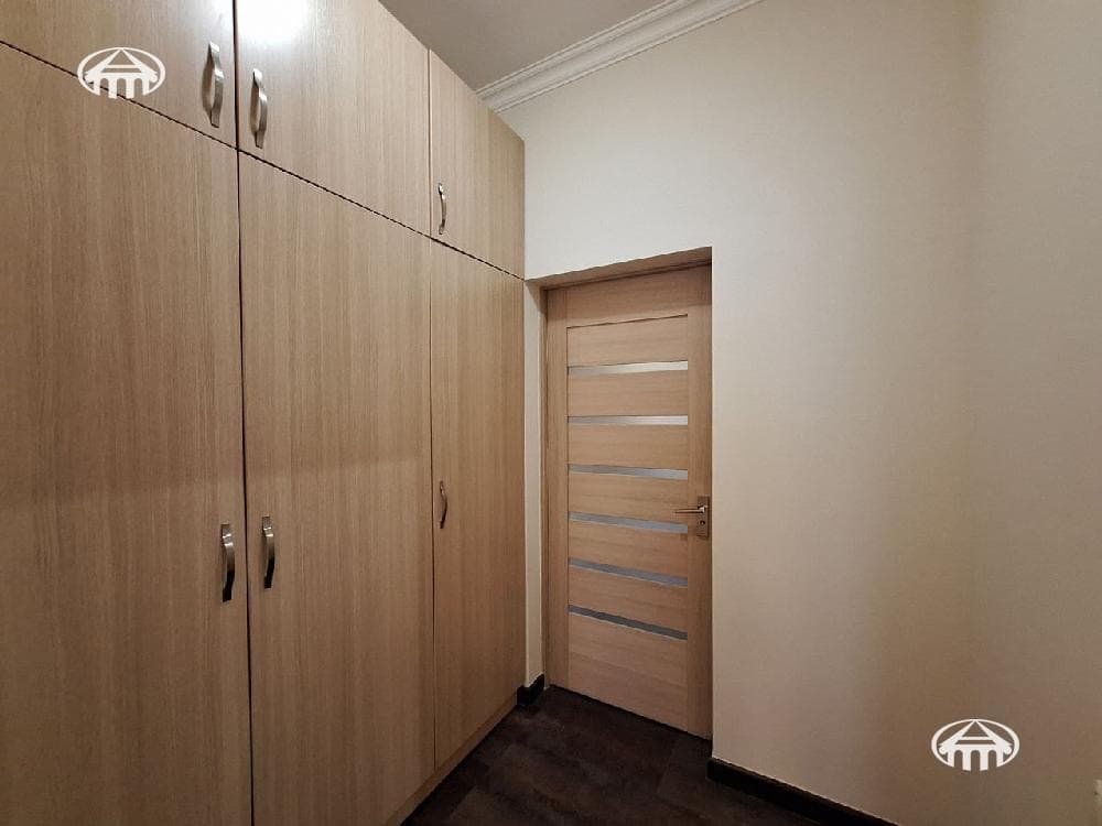 Квартира · 3 комн. · 135 м² · Кентрон