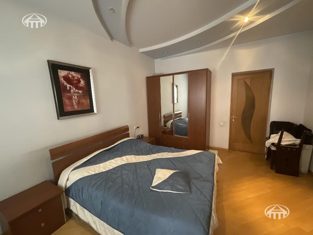 Apartment · 4 rooms · 174 m² · Kentron