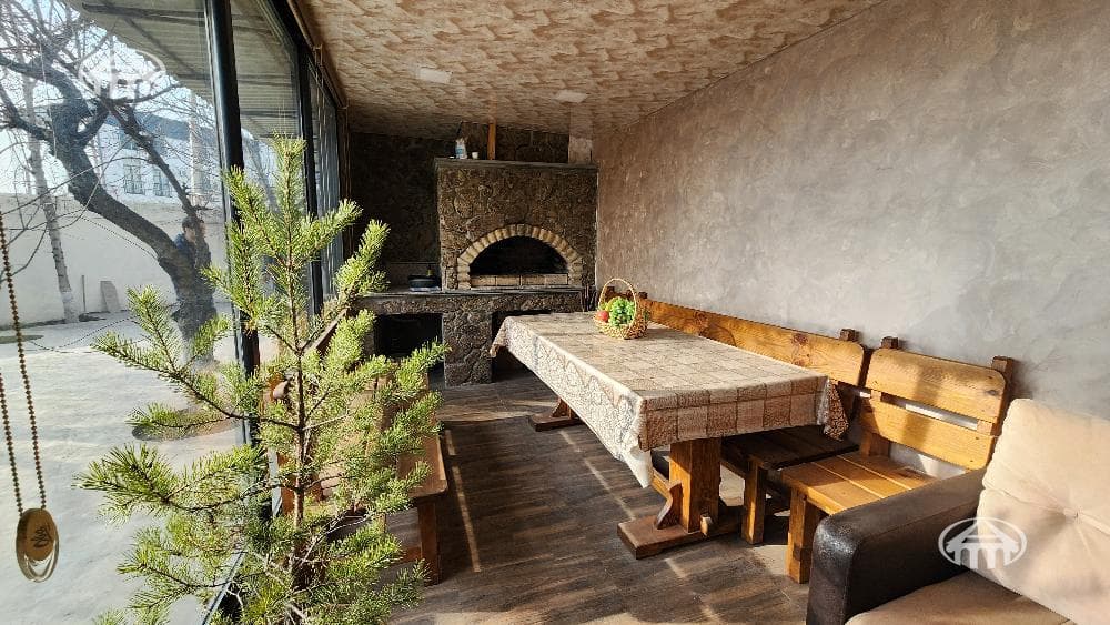 Mansion · 3 rooms · 437 m² · Arabkir