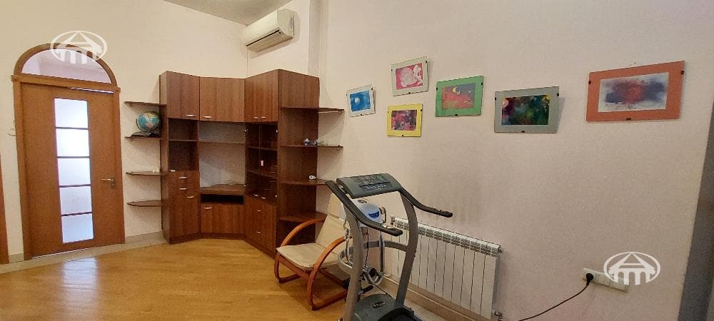Բնակարան · 4 սեն. · 184 մ² · Կենտրոն