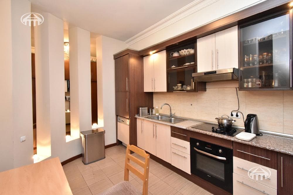 Apartment · 4 rooms · 127 m² · Kentron