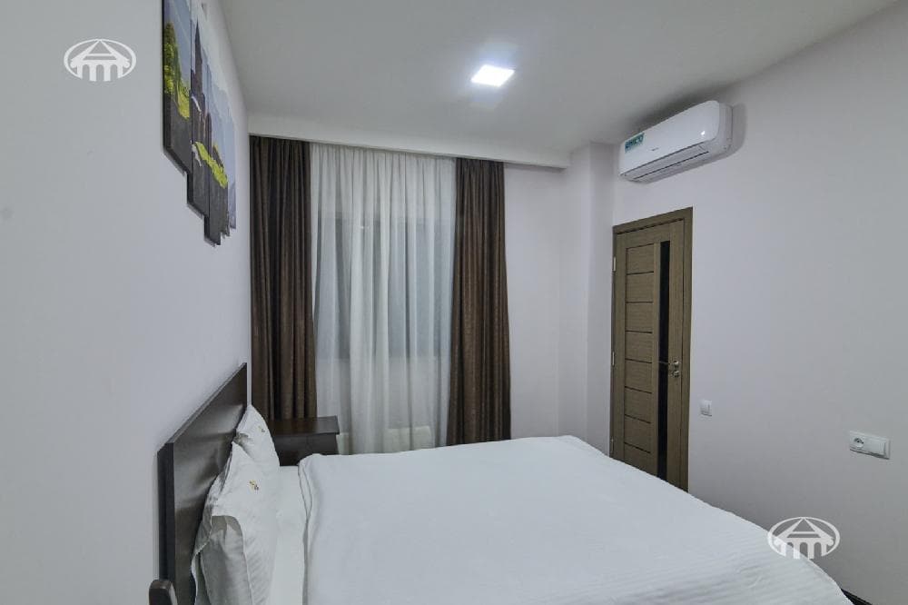 Hotel · 8 rooms · 585 m² · Arabkir