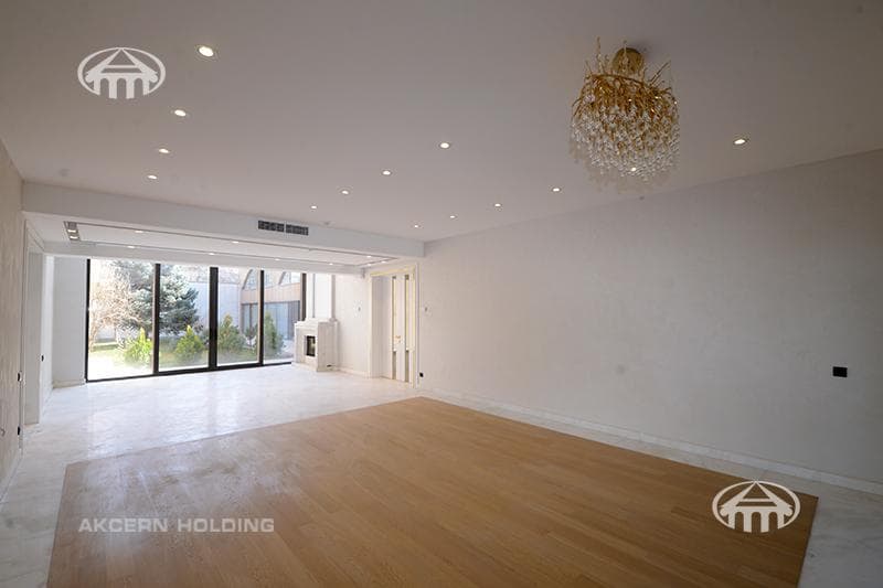 Mansion · 6 rooms · 1,022 m² · Kentron
