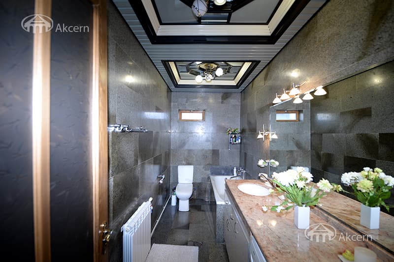 Առանձնատուն · 7 սեն. · 346 մ² · Կենտրոն