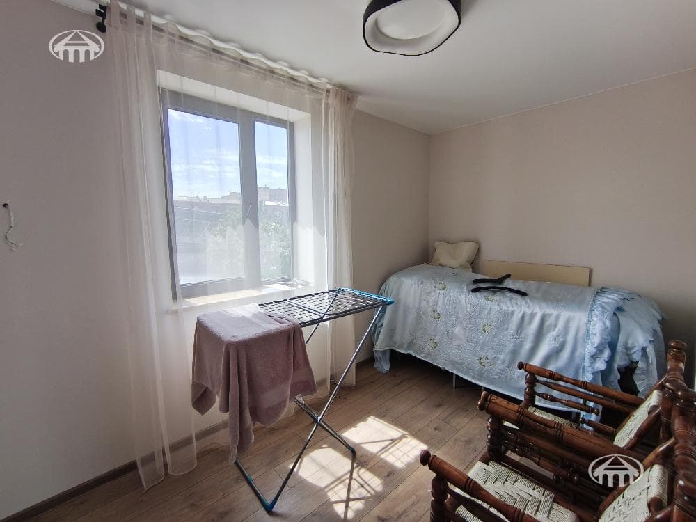 House · 6 rooms · 413 m² · Shengavit