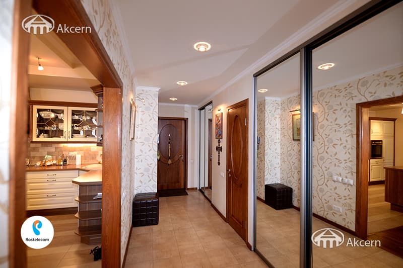 Квартира · 4 комн. · 156 м² · Кентрон