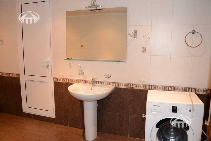 House · 3 rooms · 170 m² · Arabkir