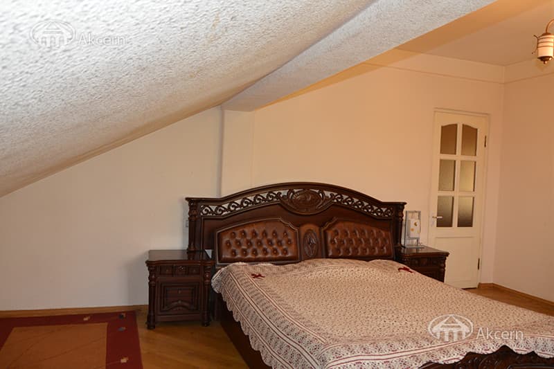 Квартира · 5 комн. · 200 м² · Кентрон