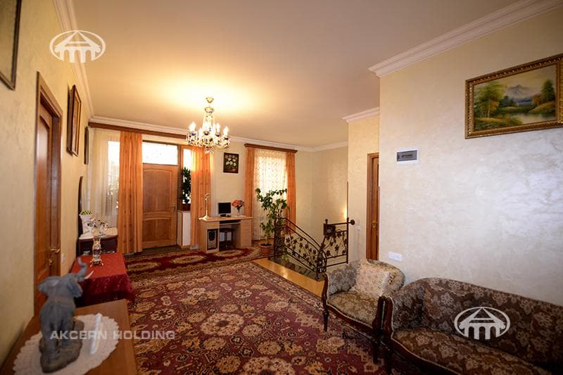 Առանձնատուն · 5 սեն. · 372 մ² · գ․ Առինջ