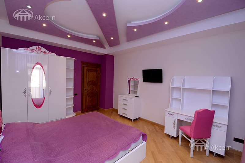 Apartment · 4 rooms · 192 m² · Kentron