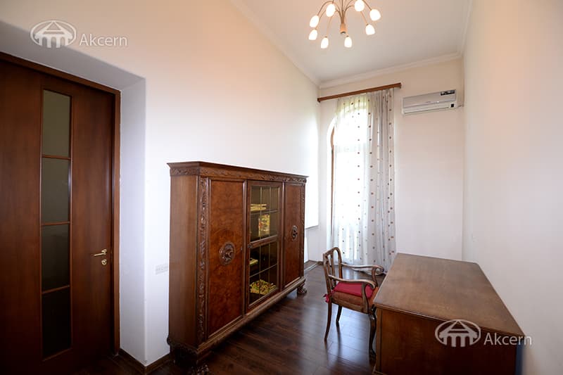 Apartment · 4 rooms · 125 m² · Kentron